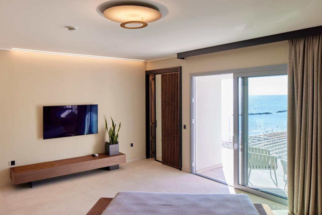 Hotel delle Nazioni Pesaro Esterno foto