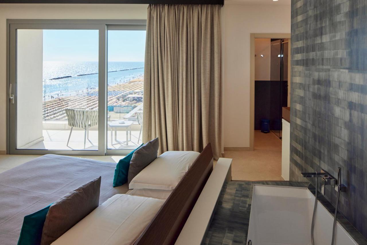 Hotel delle Nazioni Pesaro Esterno foto