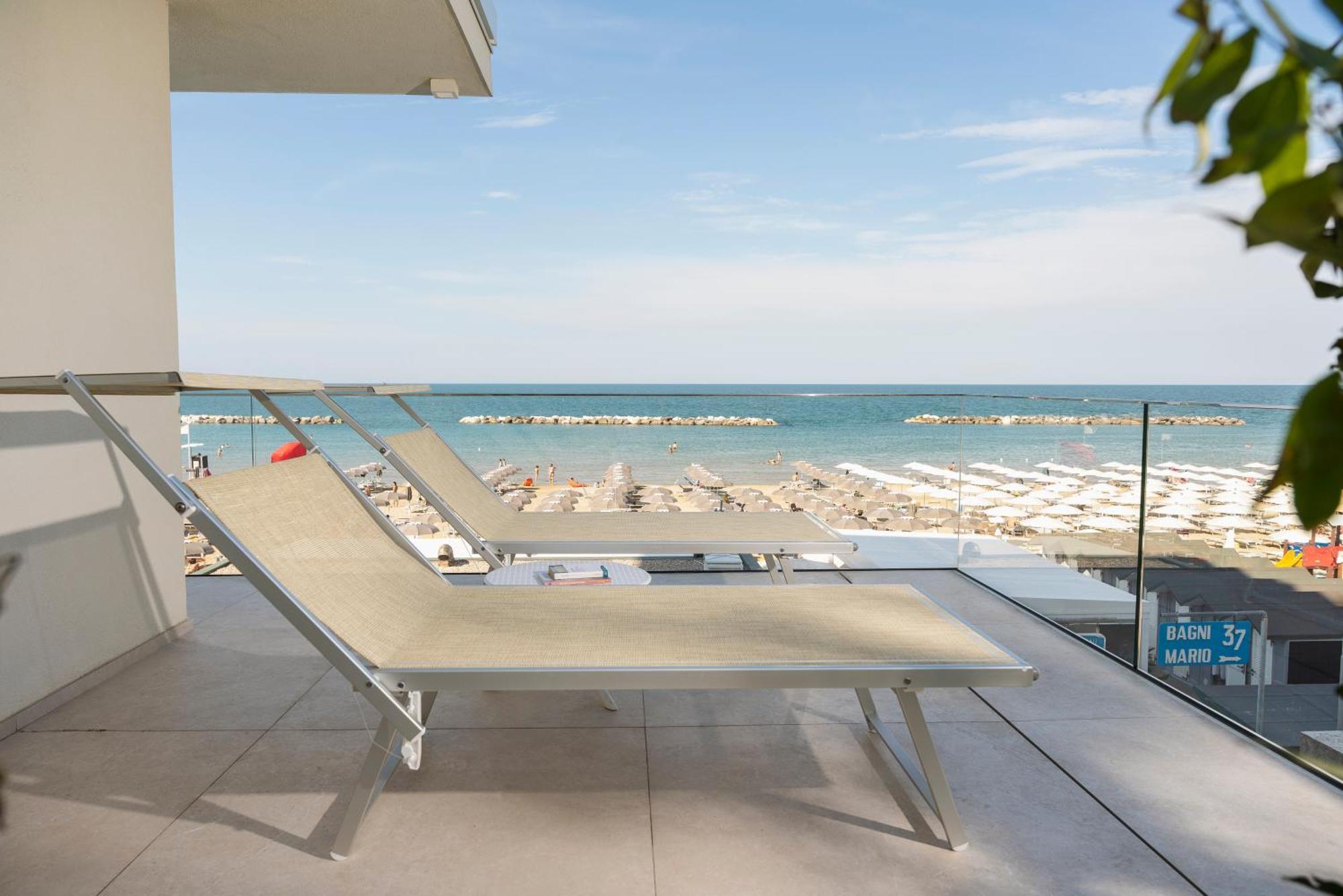 Hotel delle Nazioni Pesaro Esterno foto