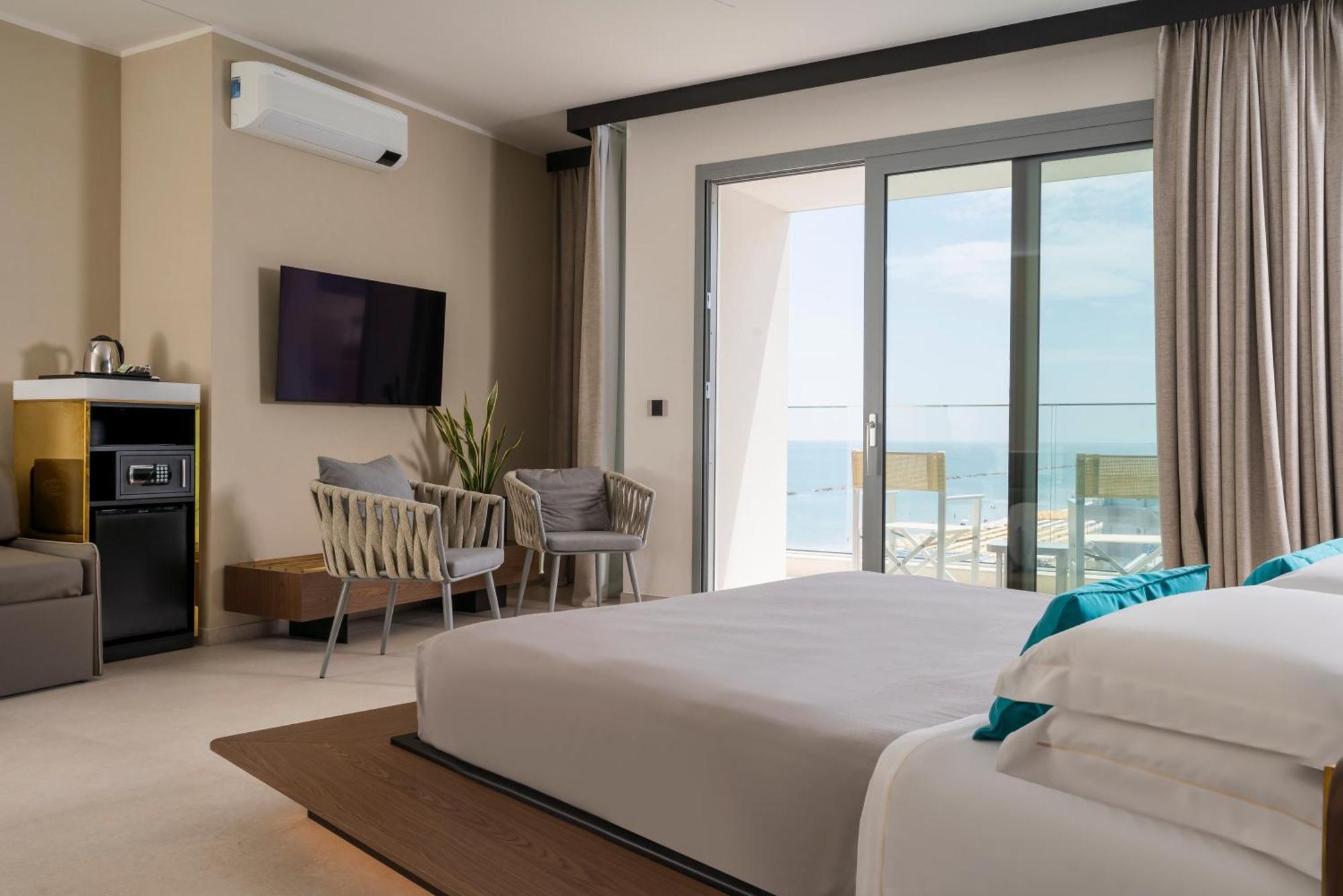 Hotel delle Nazioni Pesaro Esterno foto