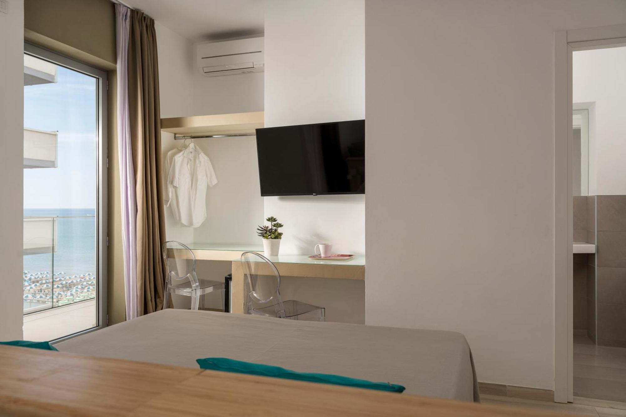 Hotel delle Nazioni Pesaro Esterno foto