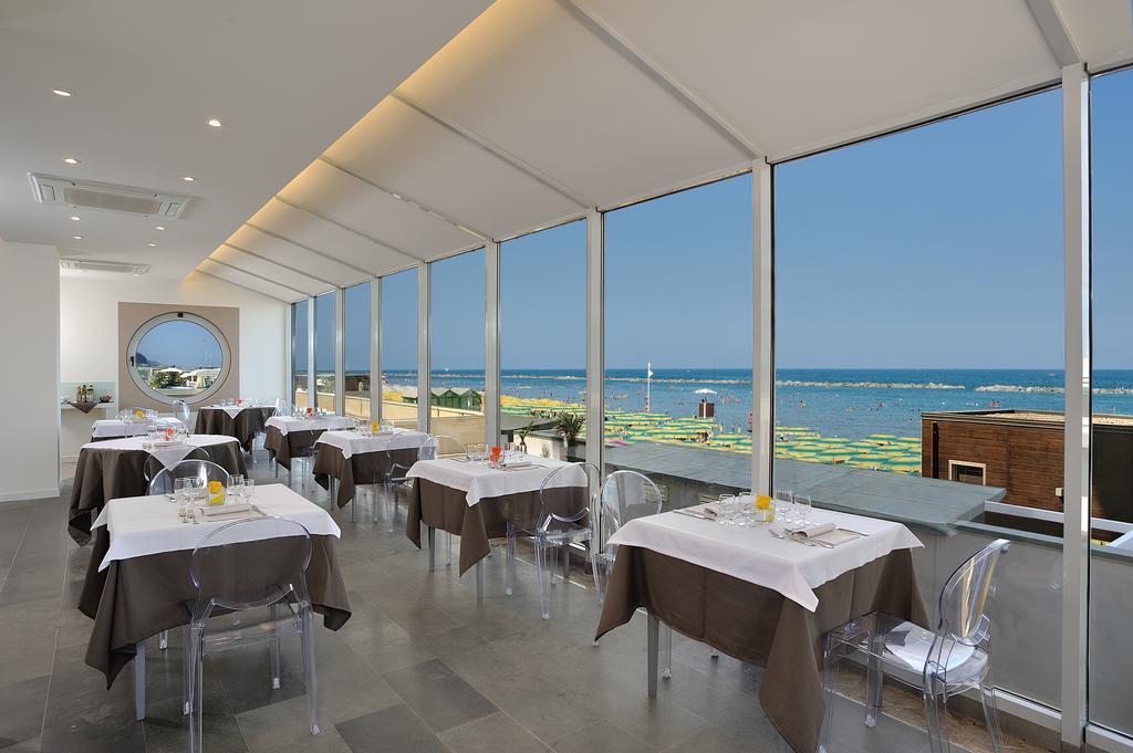 Hotel delle Nazioni Pesaro Esterno foto