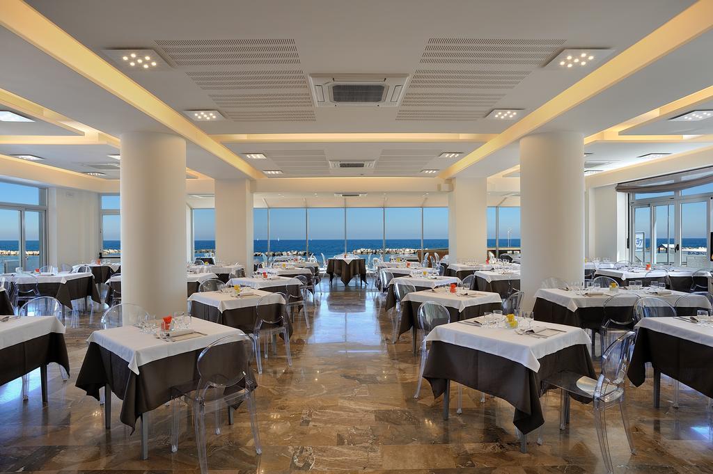 Hotel delle Nazioni Pesaro Esterno foto