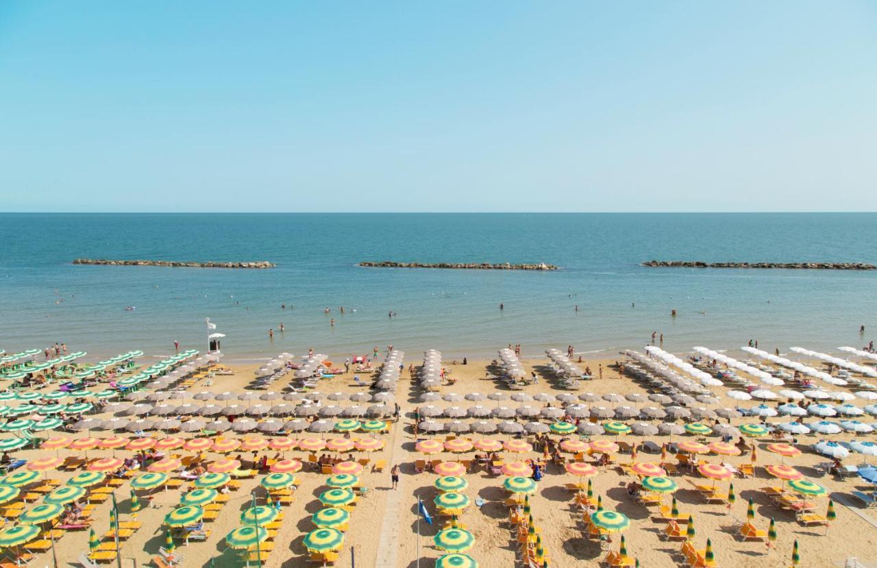 Hotel delle Nazioni Pesaro Esterno foto